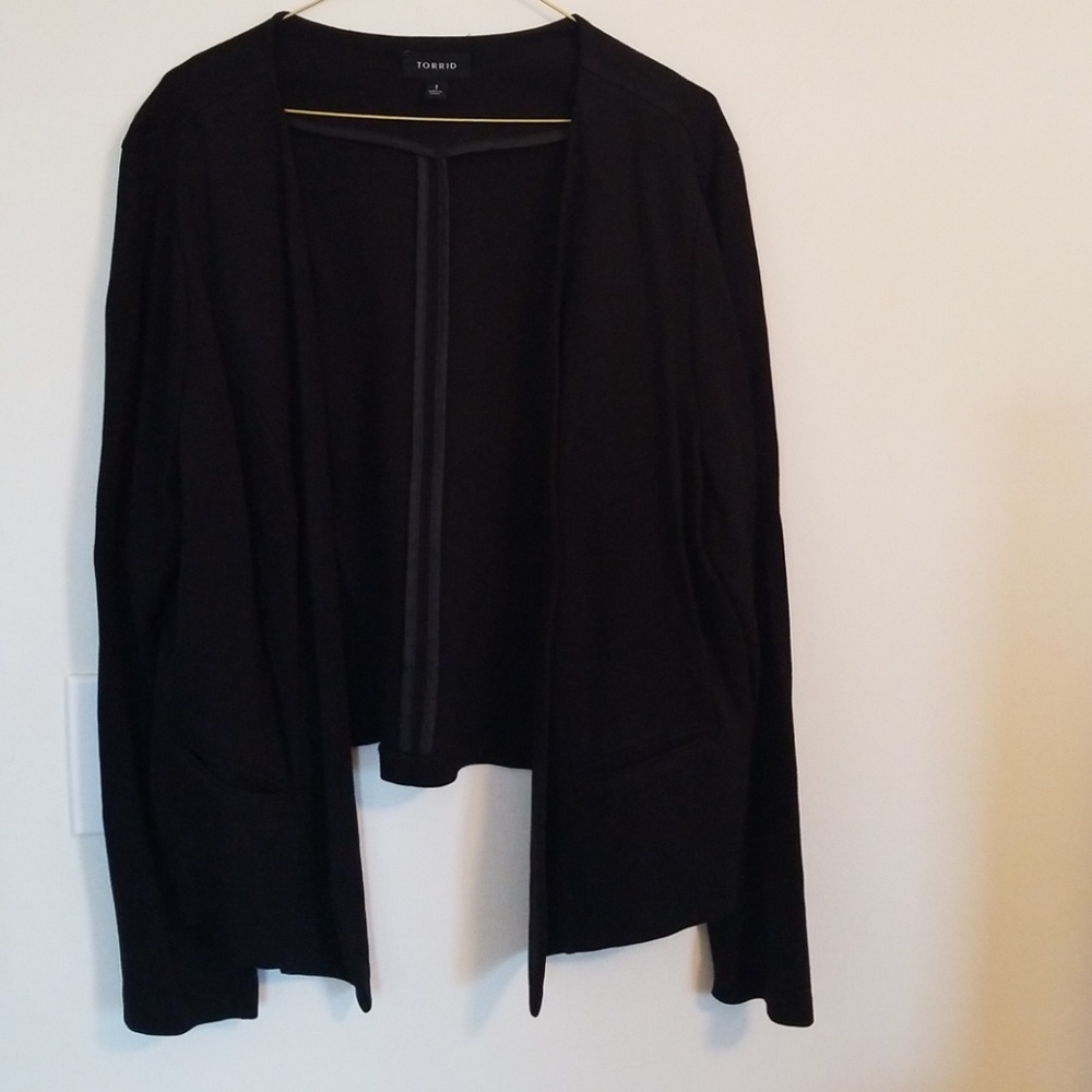 Black suit jacket torrid size 1
